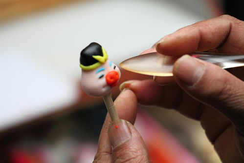 巧手塑形，憨態可掬——記面人豬八戒的制作